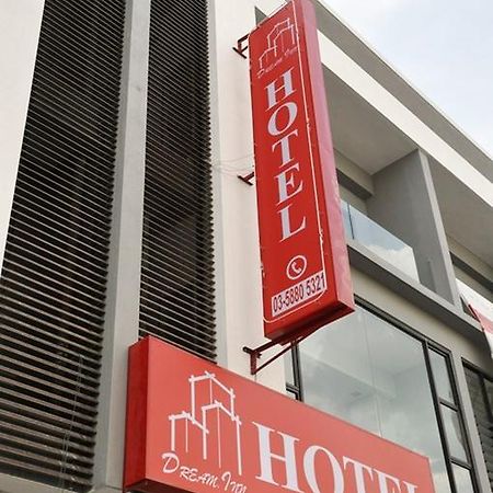 Dream Inn Hotel Bandar Mahkota Cheras Екстериор снимка